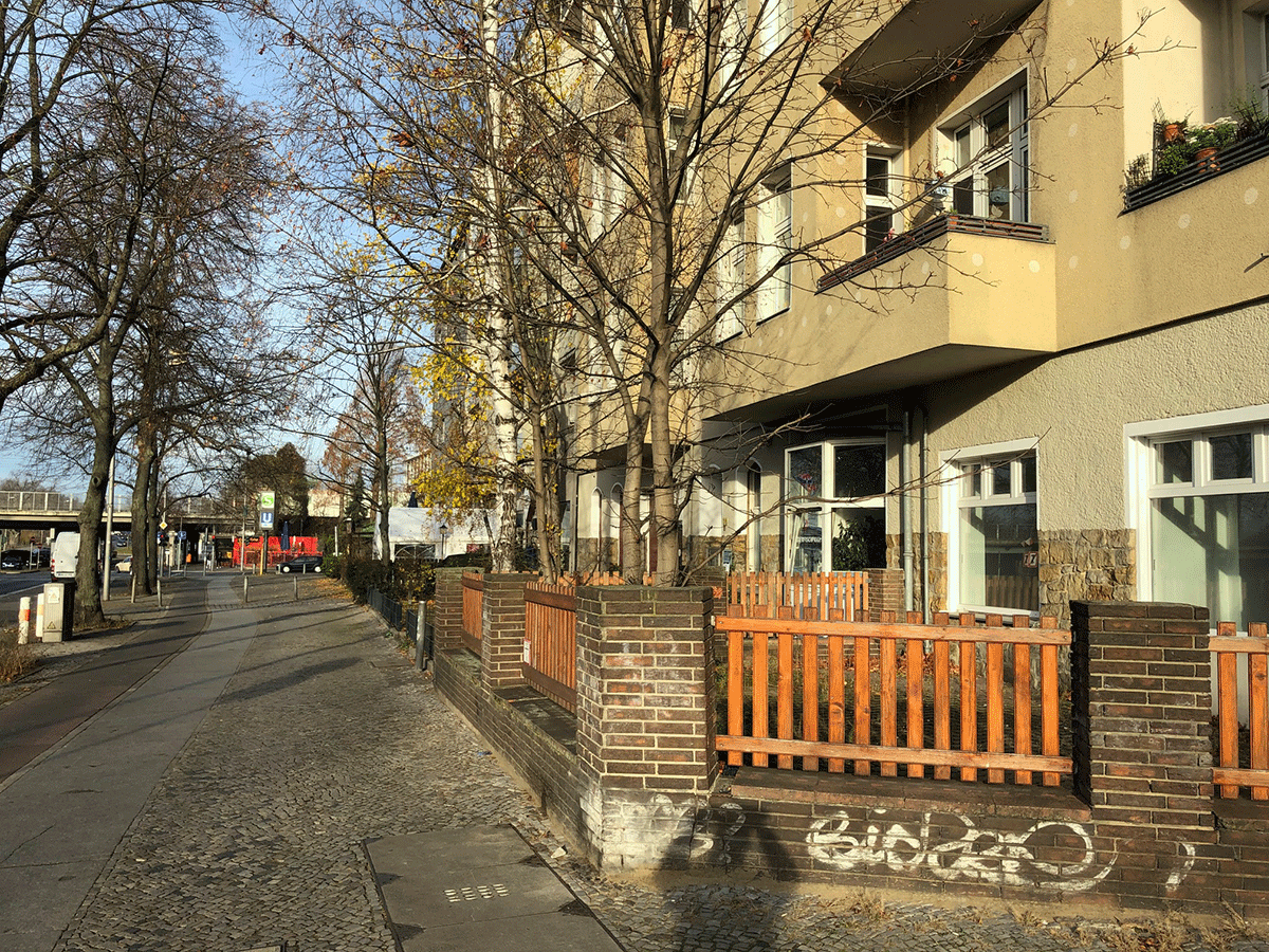 Blick von Praxis in Richtung U-Bahn